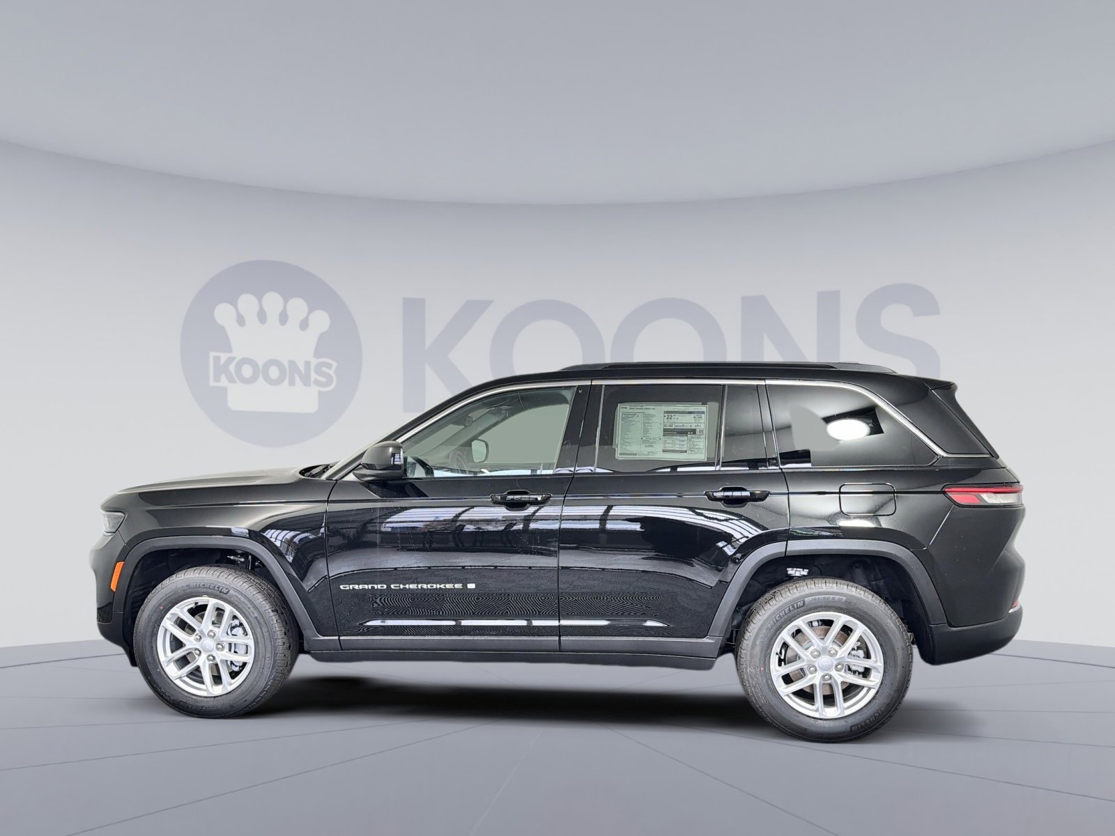 New 2025 Jeep Grand Cherokee Laredo X w/ Luxury Tech Group I image 2