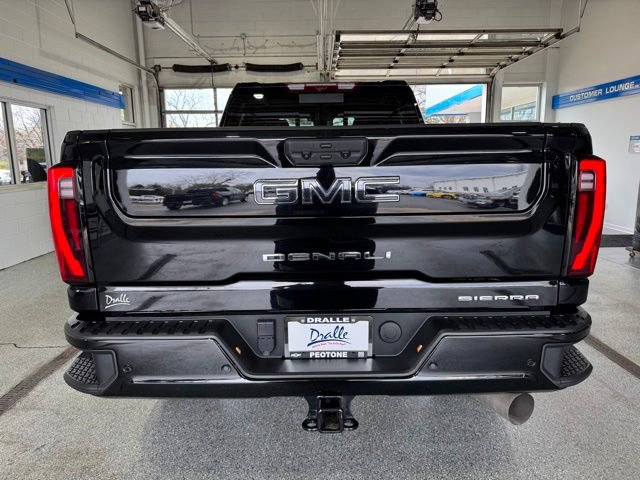 Used 2024 GMC Sierra 2500 Denali Ultimate AWD/4WD image 10