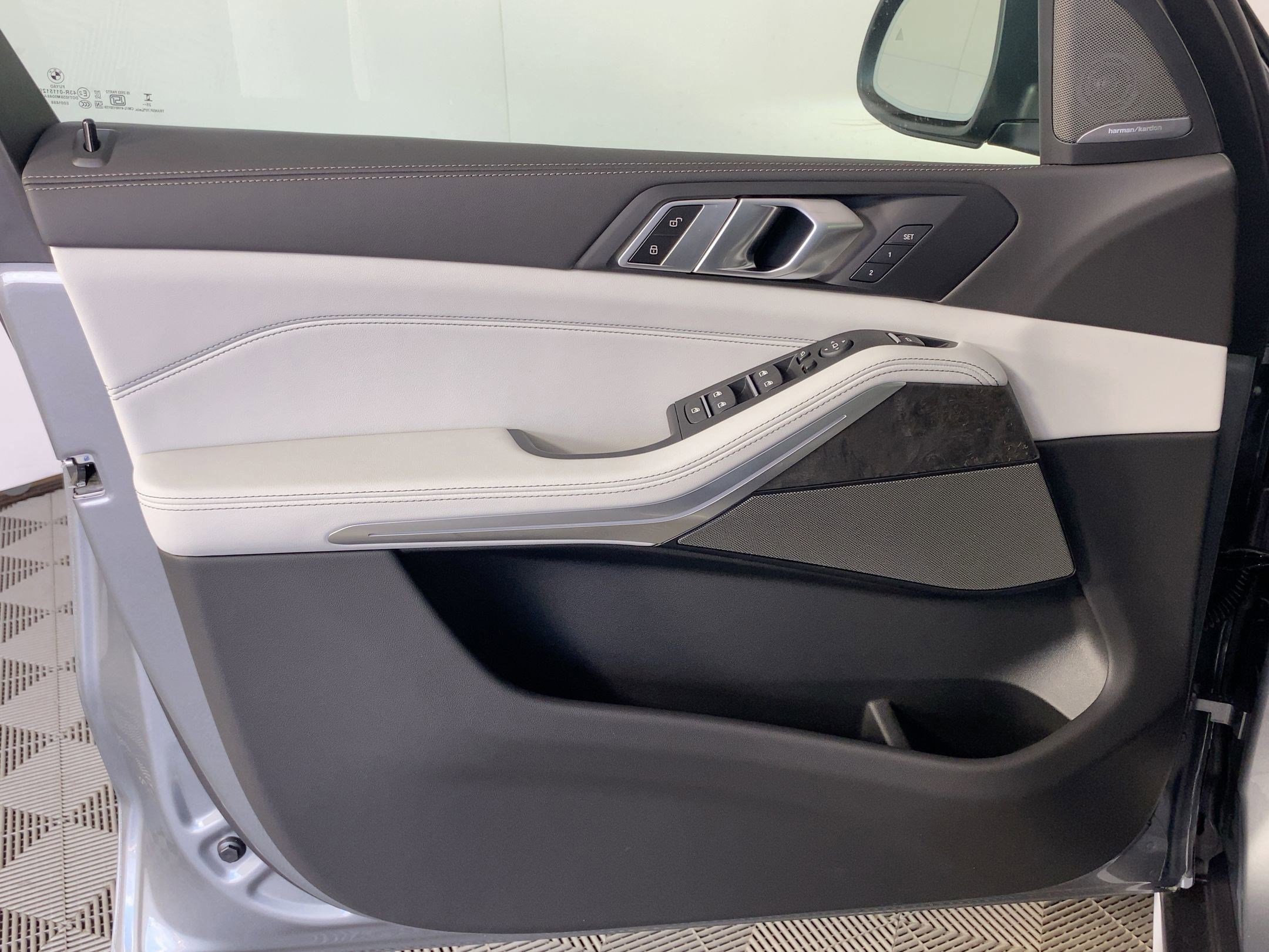 Used 2026 BMW X5 sDrive40i w/ Premium Package image 10