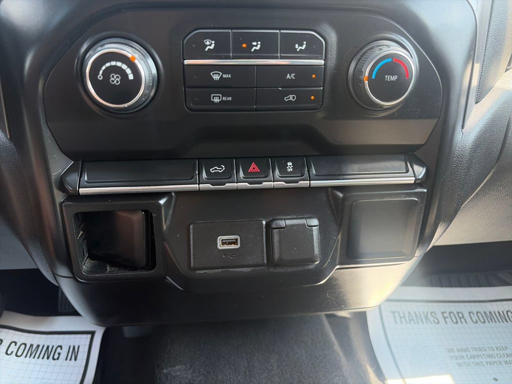 Used 2019 Chevrolet Silverado 1500 Custom w/ Custom Value Package AWD/4WD image 18