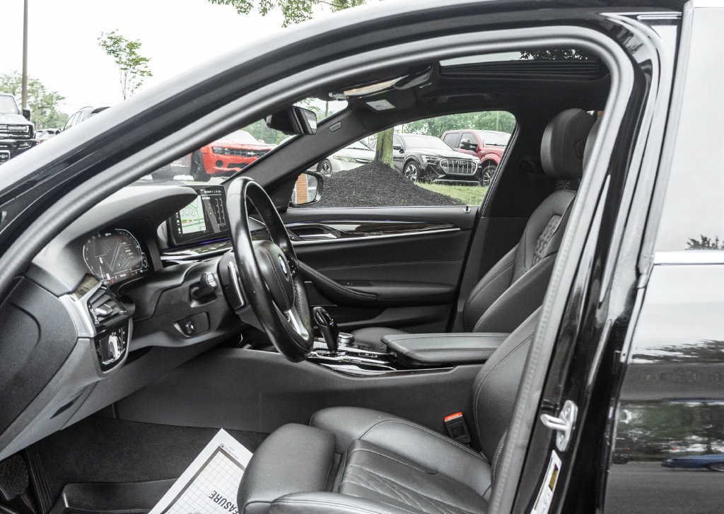 Used 2023 BMW 530e RWD image 24