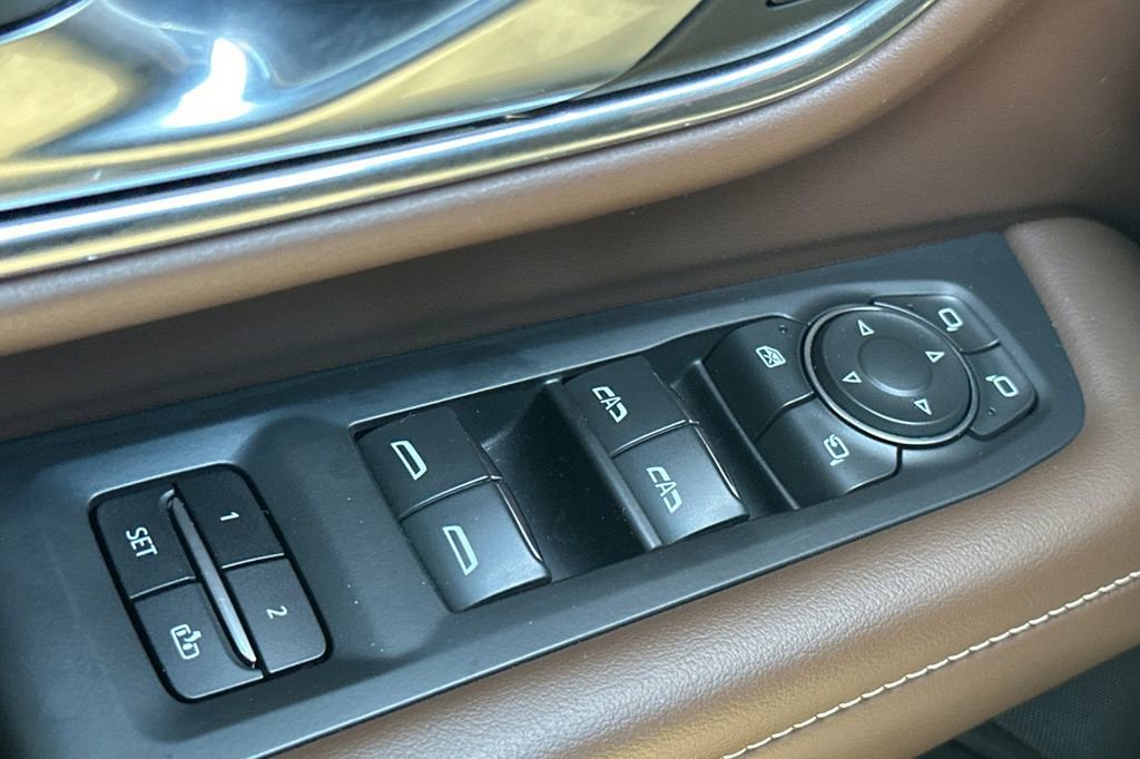 Used 2023 Chevrolet Tahoe High Country image 12