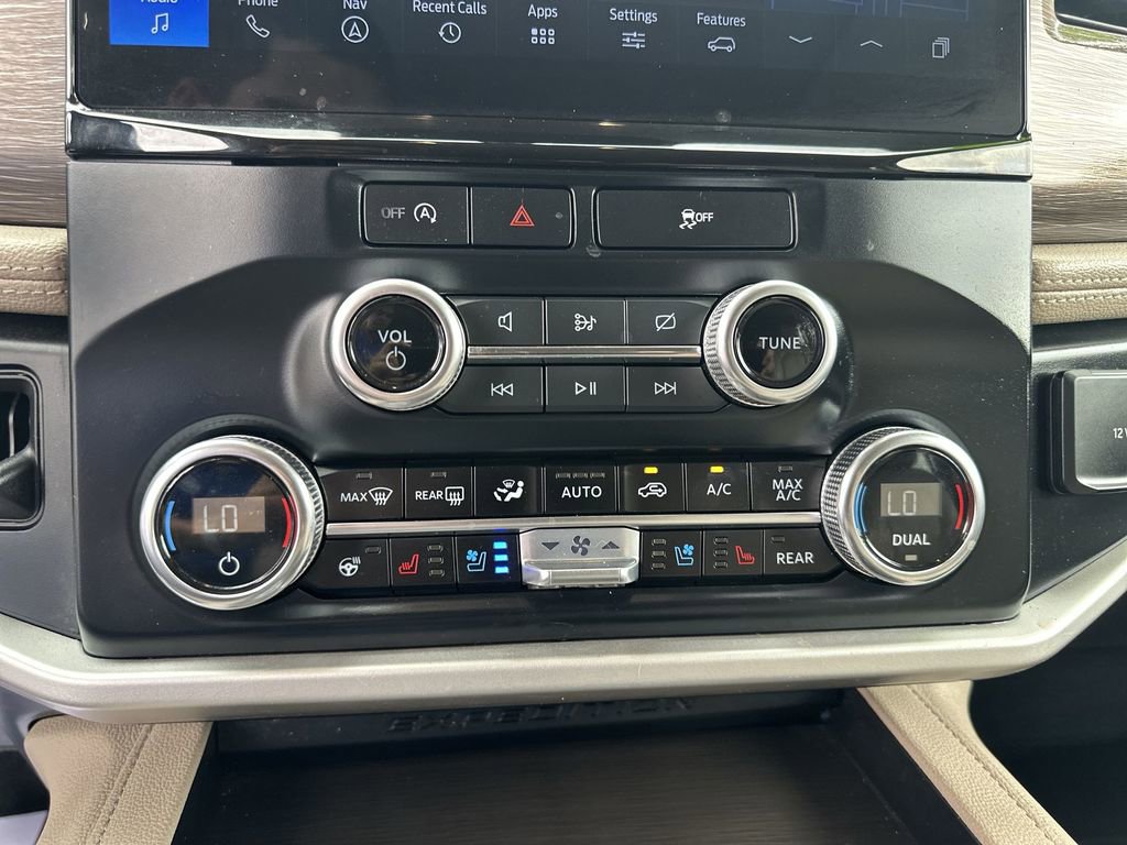 Used 2024 Ford Expedition Max Limited image 29