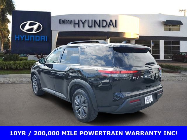 Used 2025 Nissan Pathfinder SV image 4