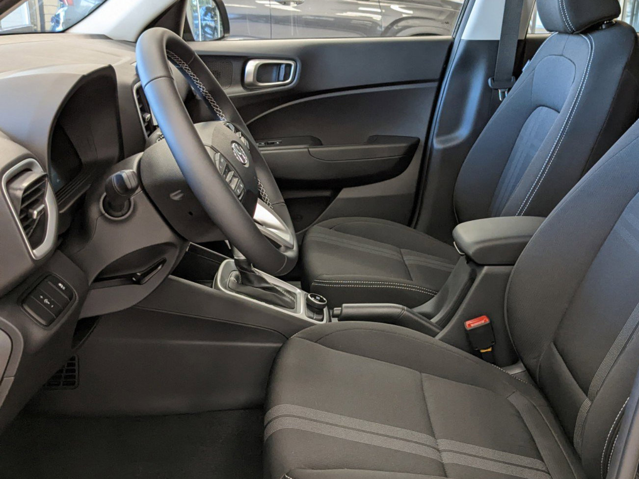 New 2025 Hyundai Venue SEL image 14