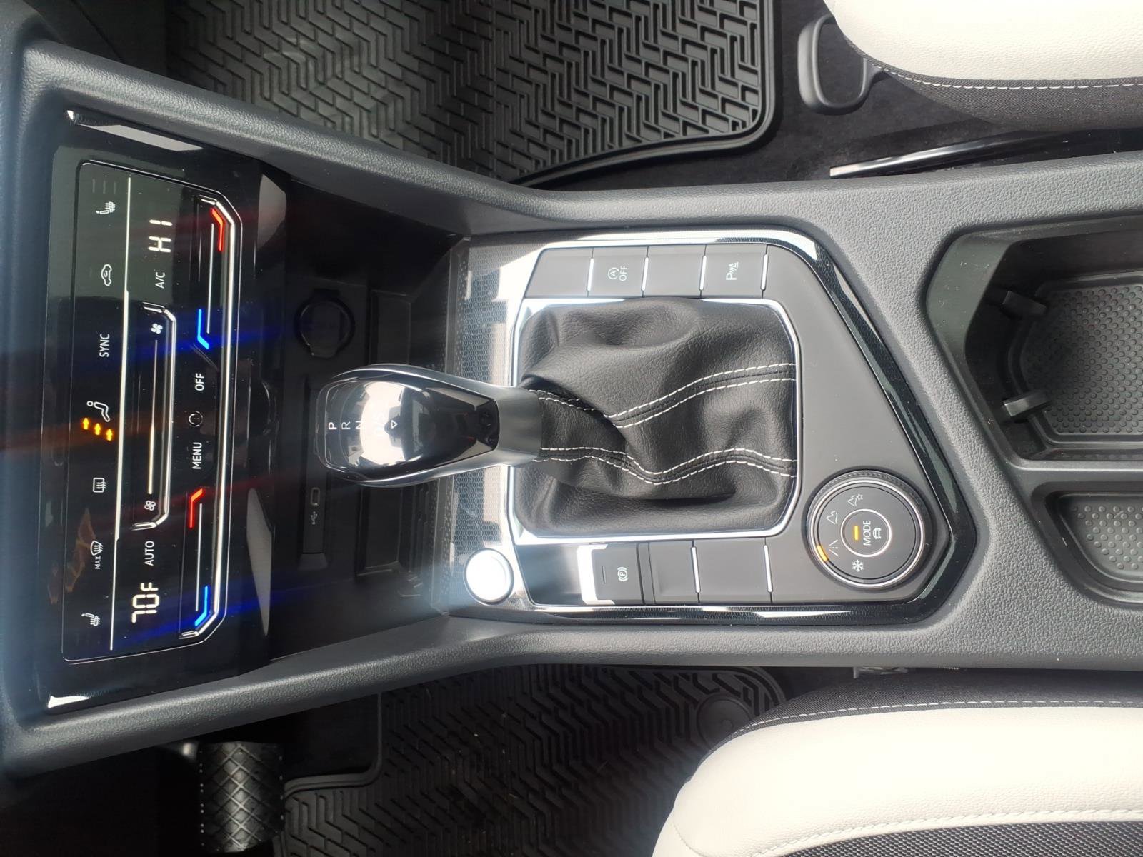 New 2026 Volkswagen Taos SE image 16