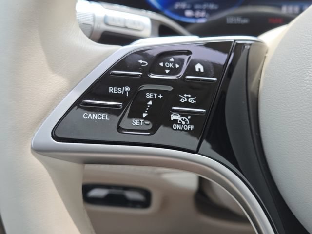 Used 2023 Mercedes-Benz EQS 580 4MATIC SUV image 13