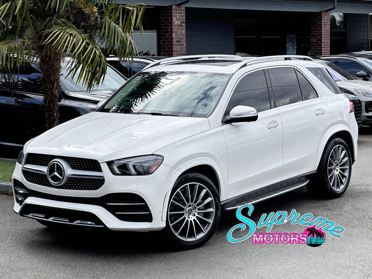 Used 2021 Mercedes-Benz GLE 450 4MATIC w/ AMG Line Exterior image 1