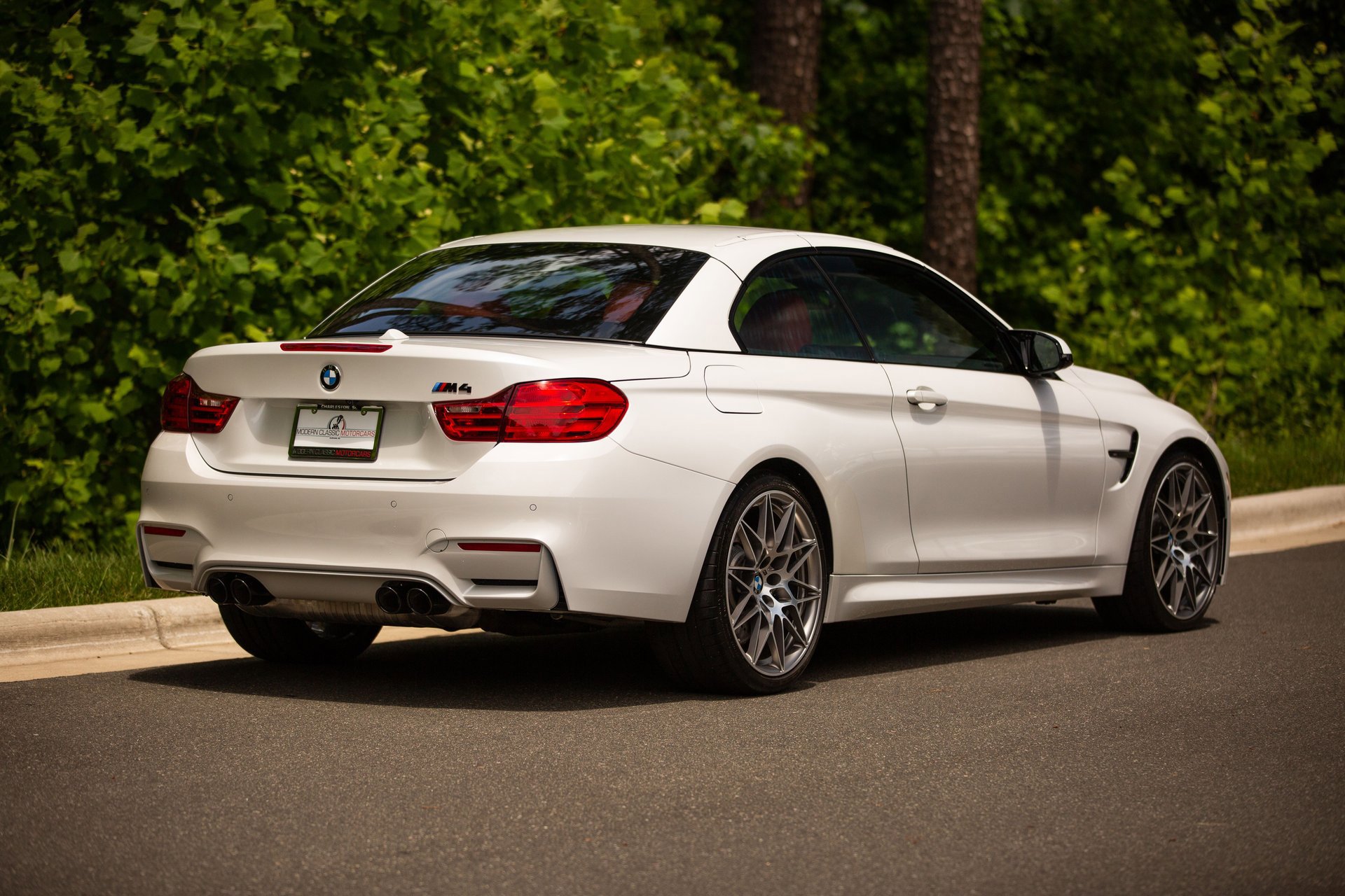Used 2017 BMW M4 Convertible w/ Competition Package RWD image 28