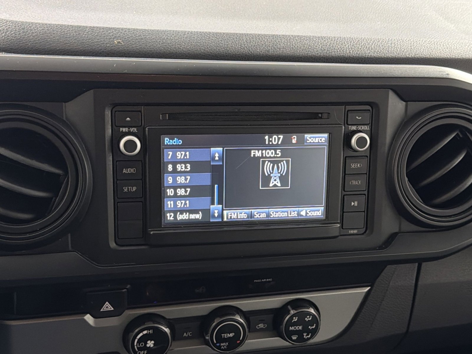 Used 2018 Toyota Tacoma SR w/ SR Convenience Package image 18