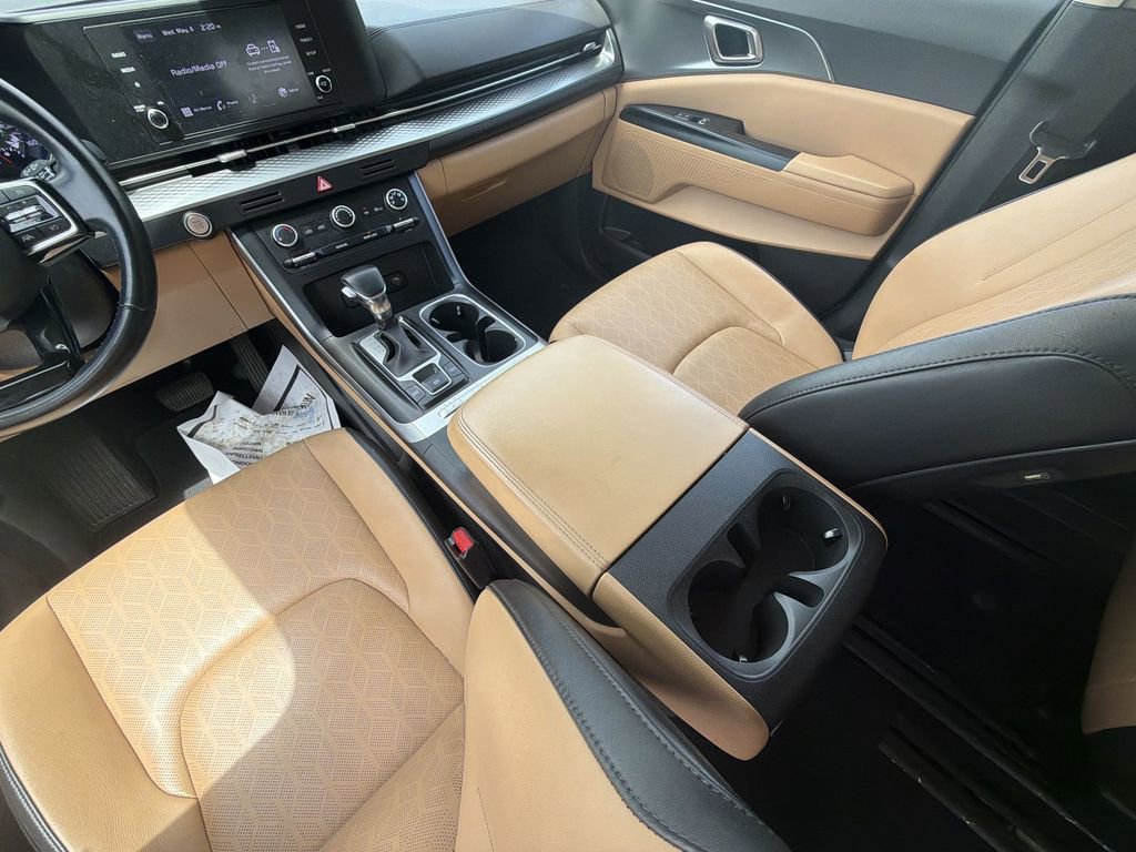 Used 2022 Kia Carnival LX FWD image 20