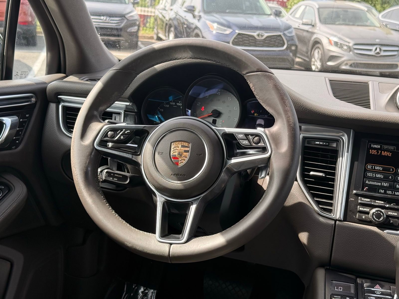 Used 2015 Porsche Macan S image 32