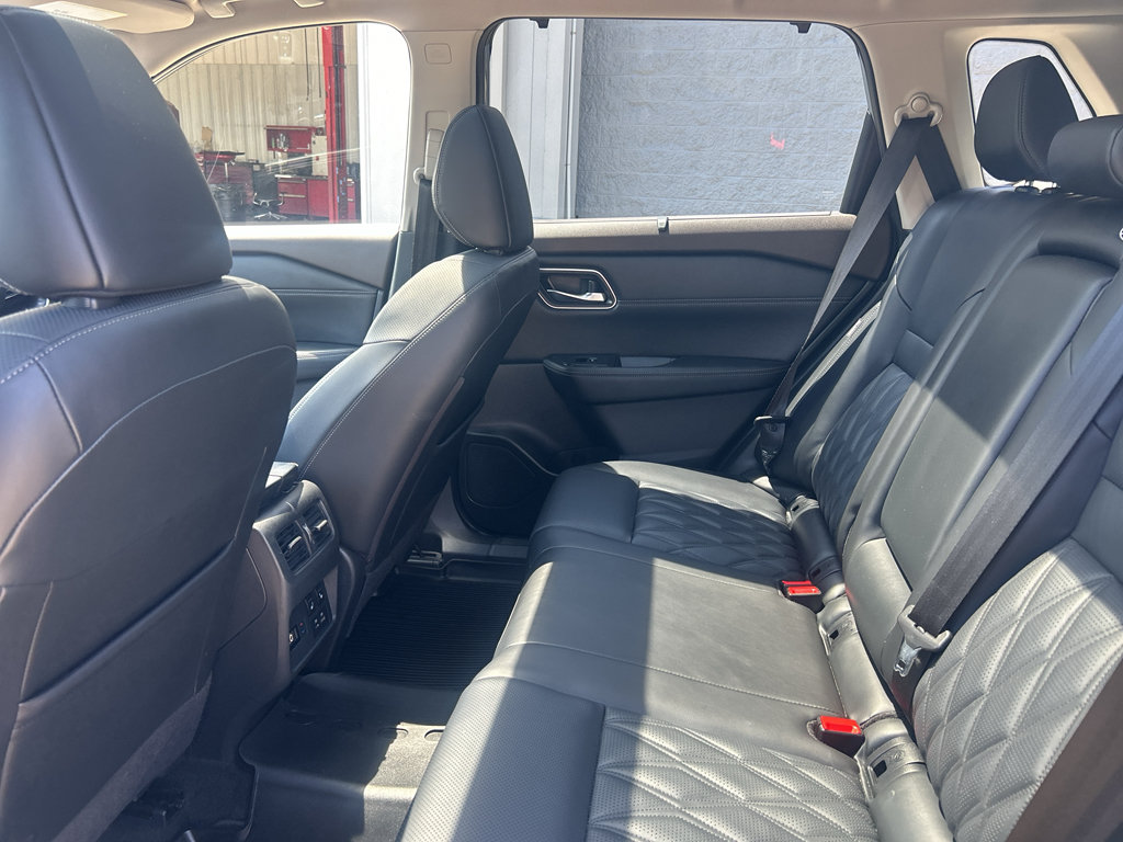 Certified 2023 Nissan Rogue Platinum w/ Platinum Premium Package AWD/4WD image 14