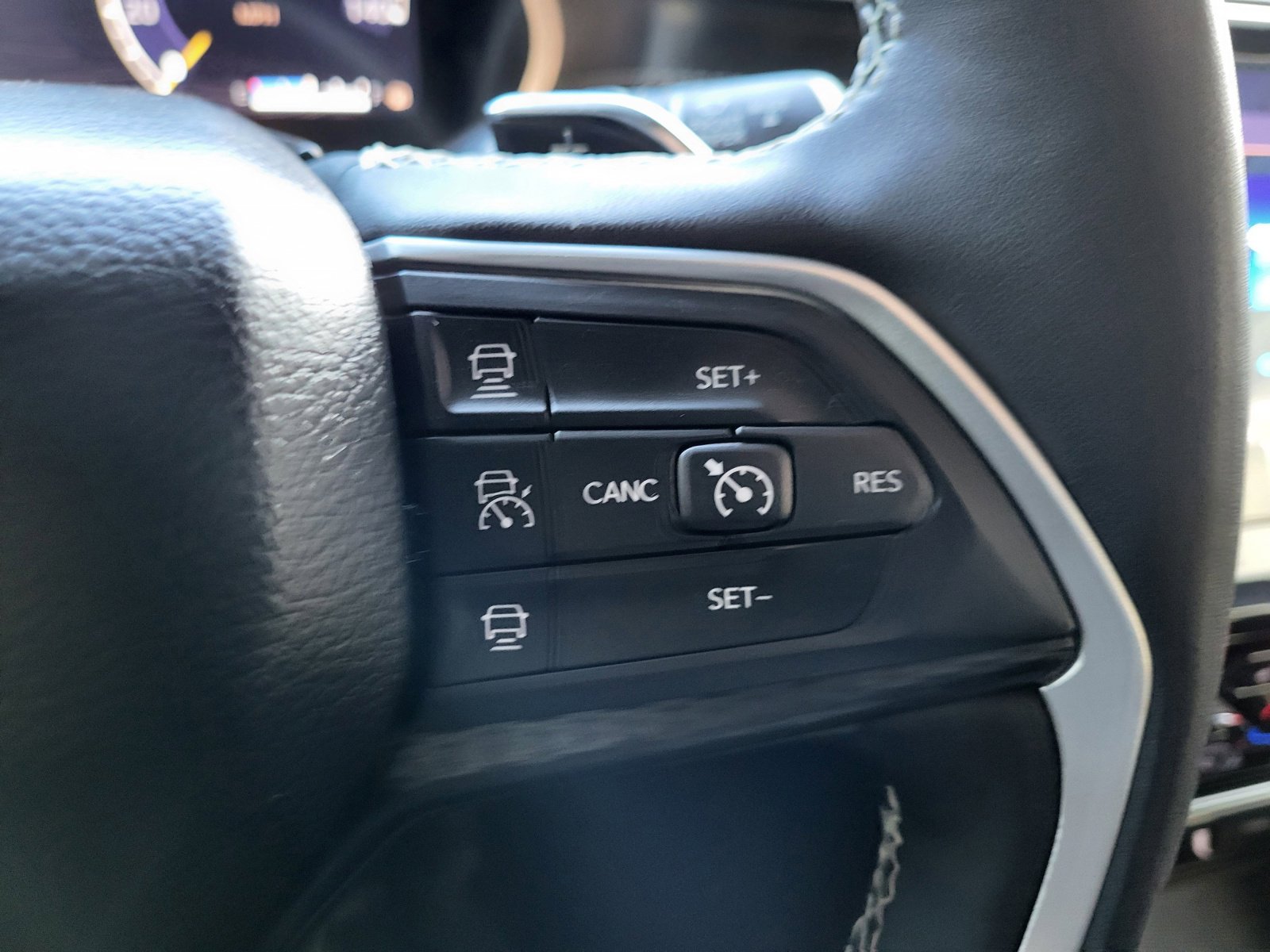 Used 2024 Jeep Grand Cherokee Laredo X w/ Luxury Tech Group I image 26