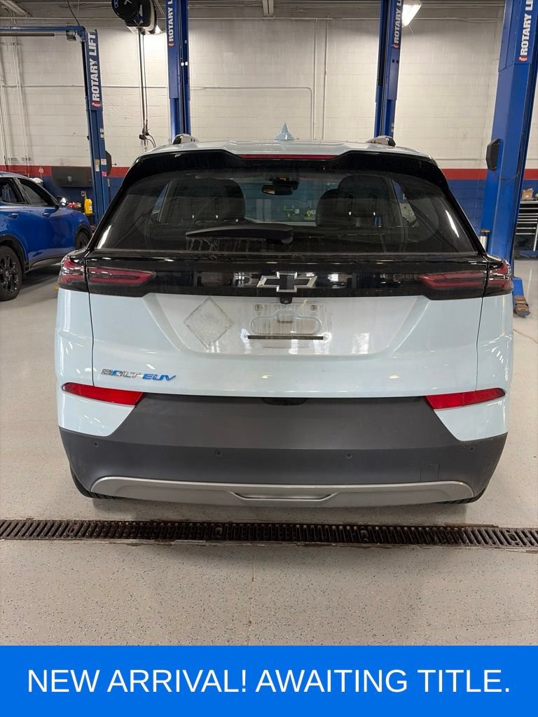 Used 2023 Chevrolet Bolt EUV LT w/ Convenience Package FWD image 4
