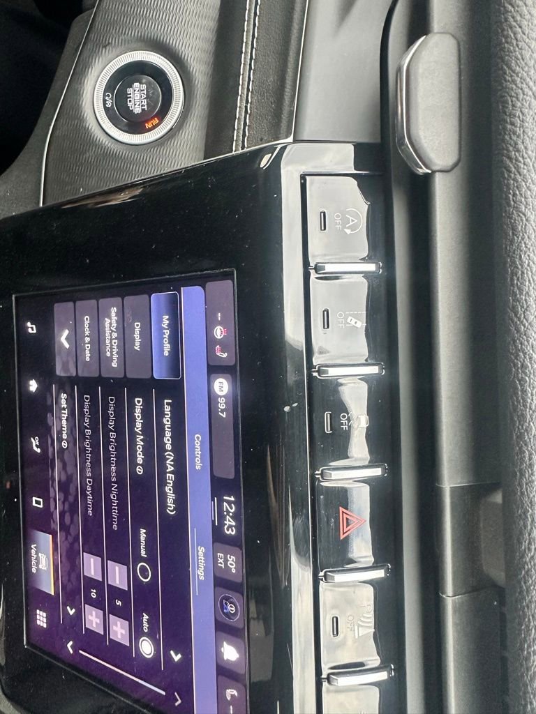 Used 2024 Jeep Grand Cherokee L Laredo image 44