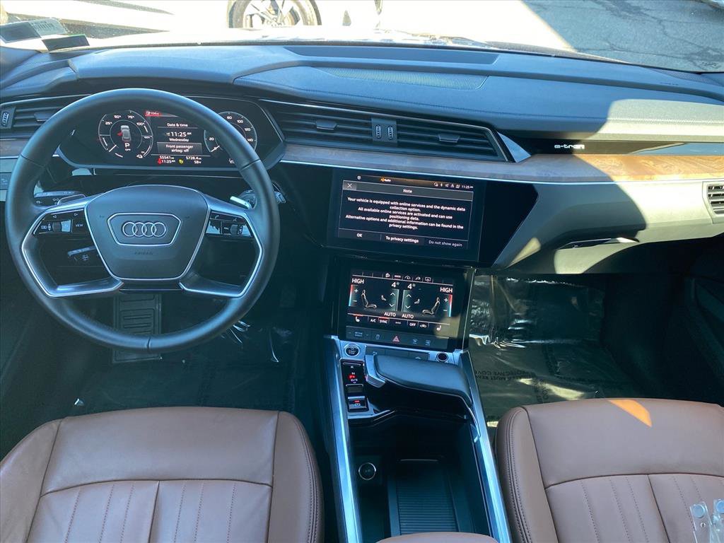 Used 2022 Audi e-tron Premium image 11