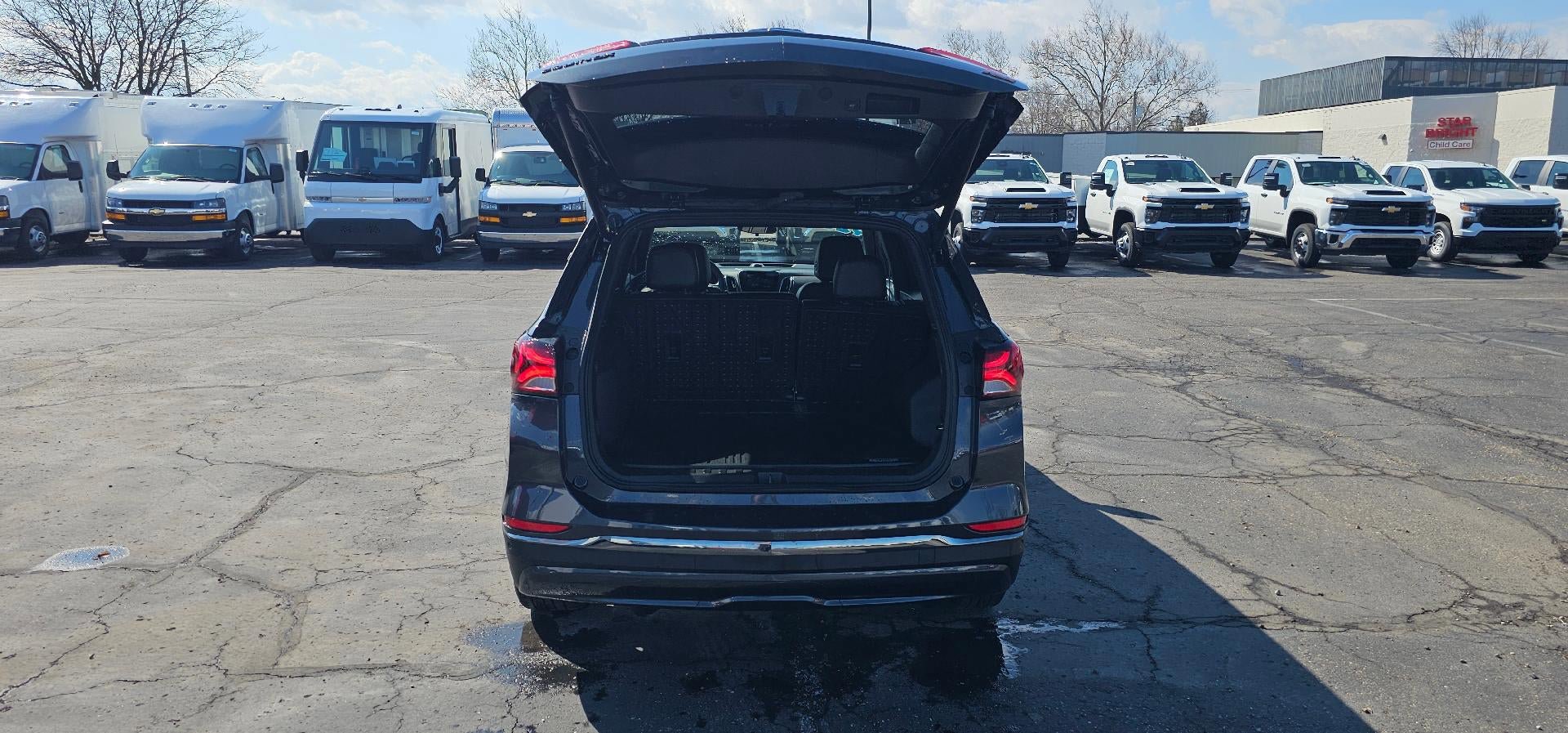 Used 2023 Chevrolet Equinox RS w/ RS Leather Package image 7