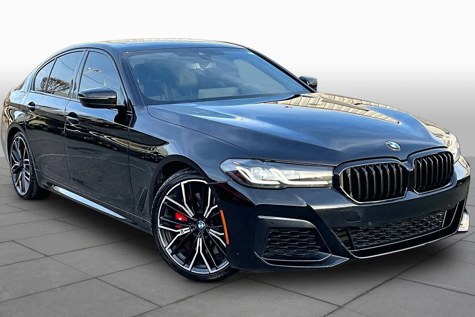 Used 2022 BMW 540i w/ M Sport Package RWD image 2
