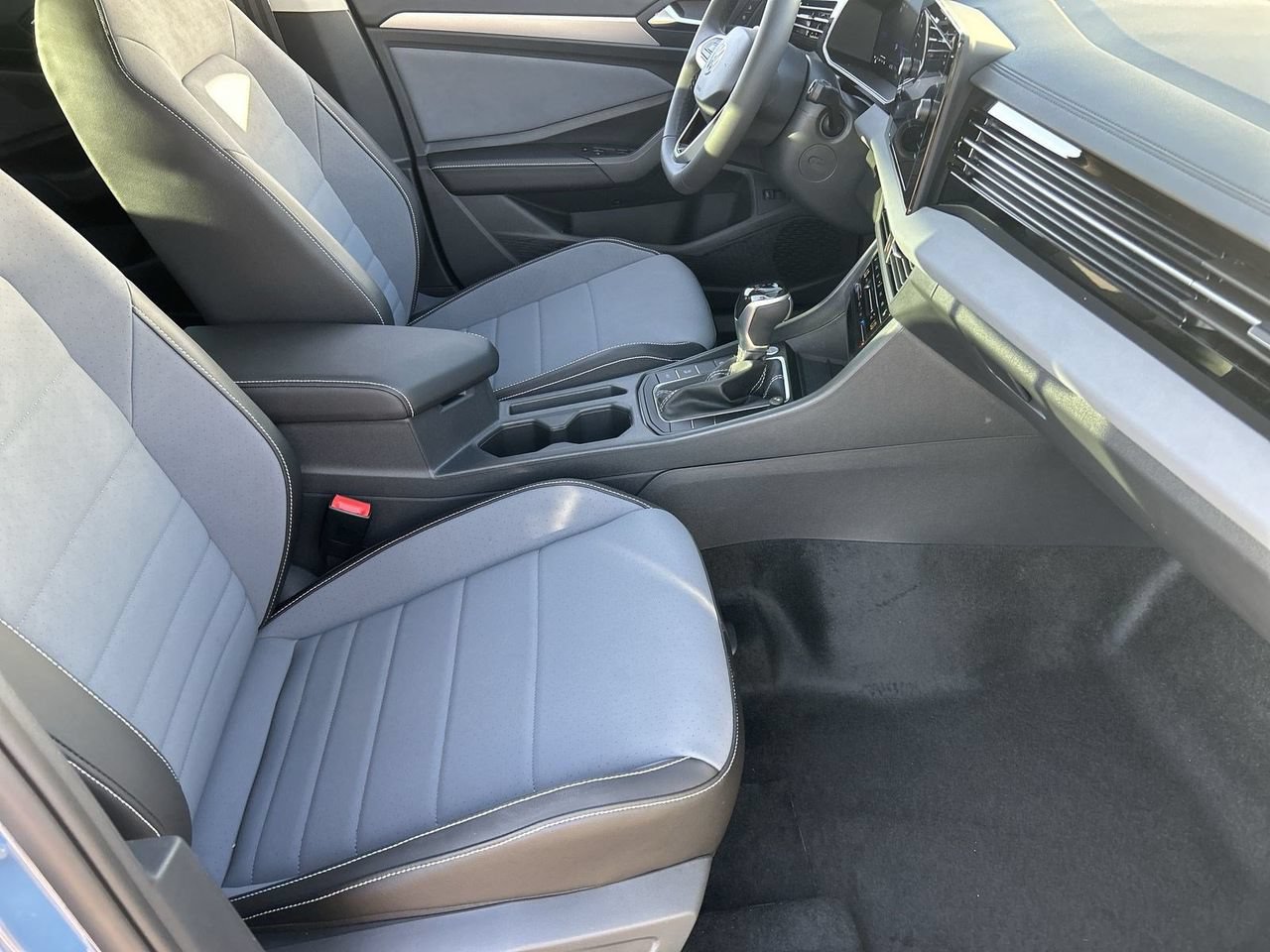 New 2026 Volkswagen Jetta SE FWD image 8