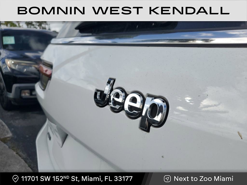 Used 2022 Jeep Grand Cherokee L Limited image 11