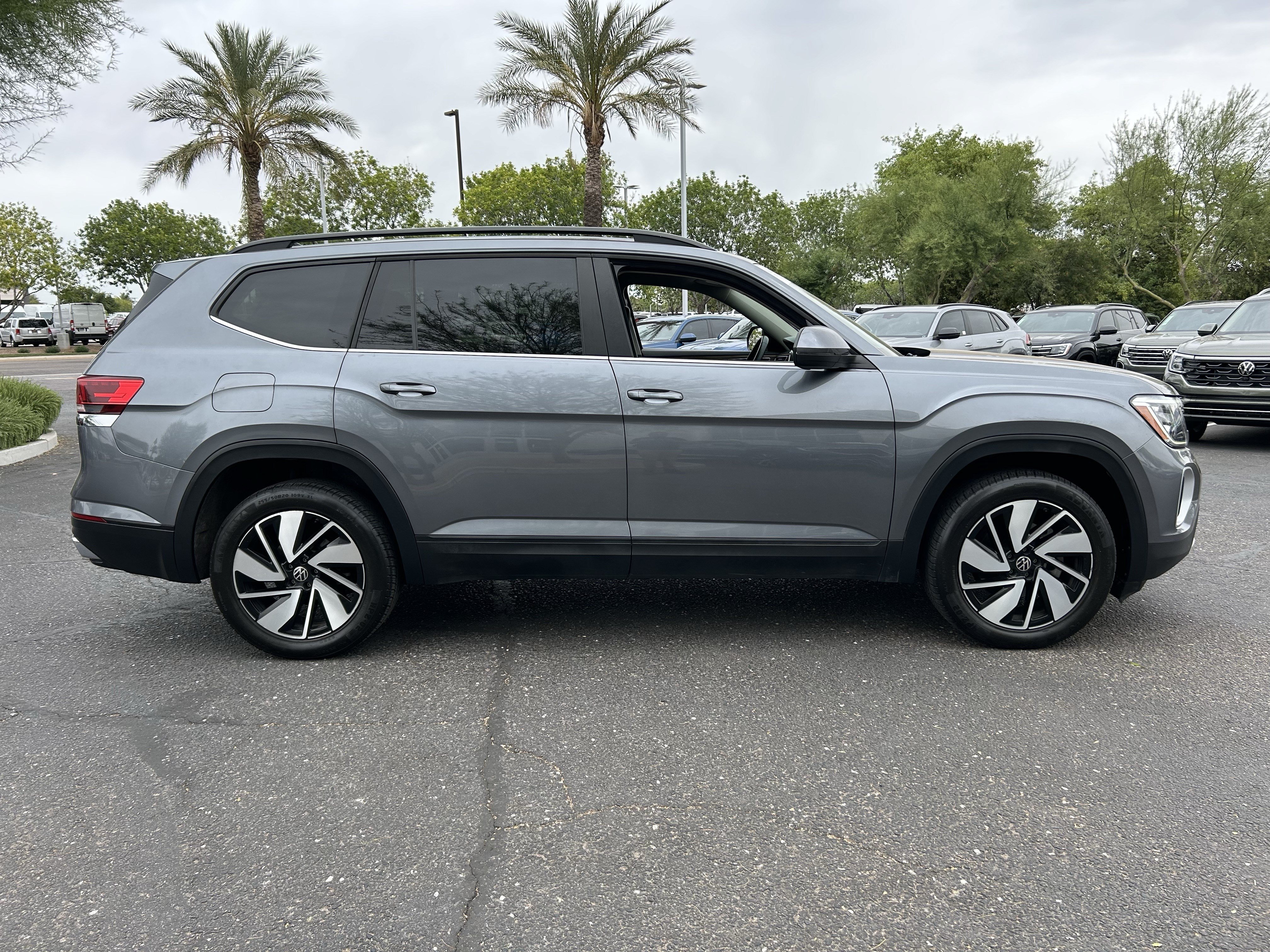 Used 2024 Volkswagen Atlas SE AWD/4WD image 5