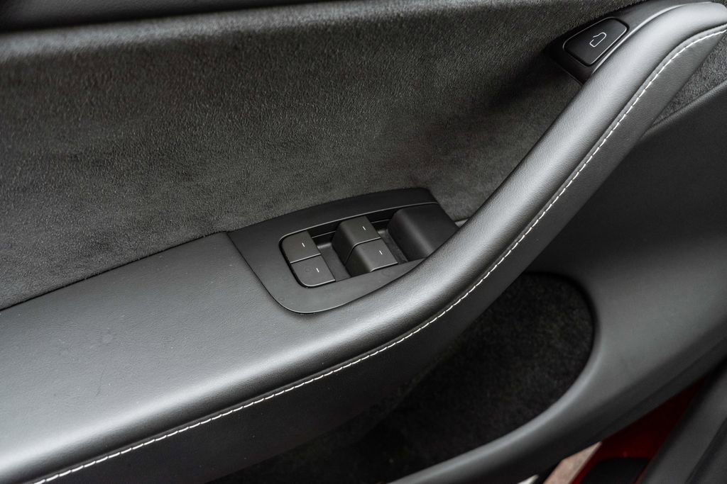 Used 2024 Tesla Model Y Long Range image 14