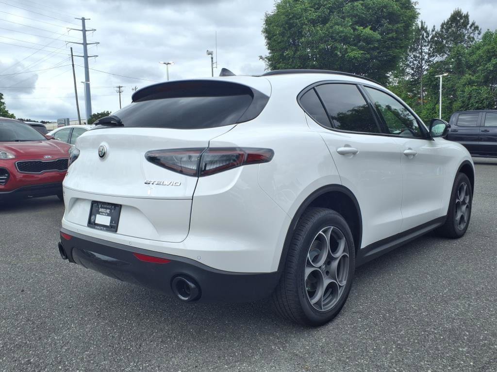 New 2025 Alfa Romeo Stelvio Sprint w/ Convenience Package AWD/4WD image 20