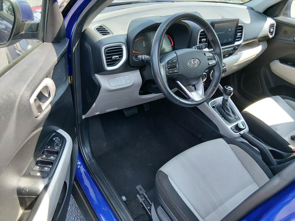 Used 2024 Hyundai Venue SEL FWD image 10