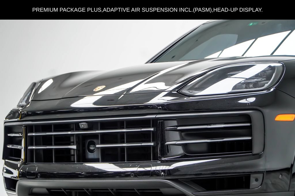 Used 2024 Porsche Cayenne AWD/4WD image 2