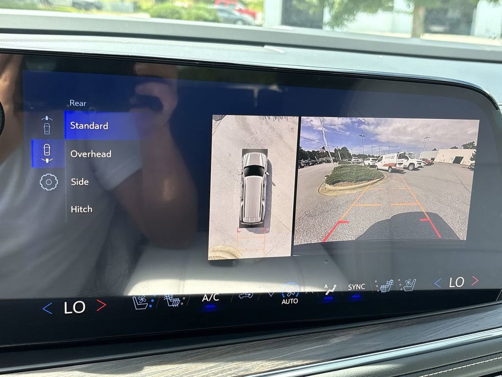 New 2025 Chevrolet Suburban Premier image 16