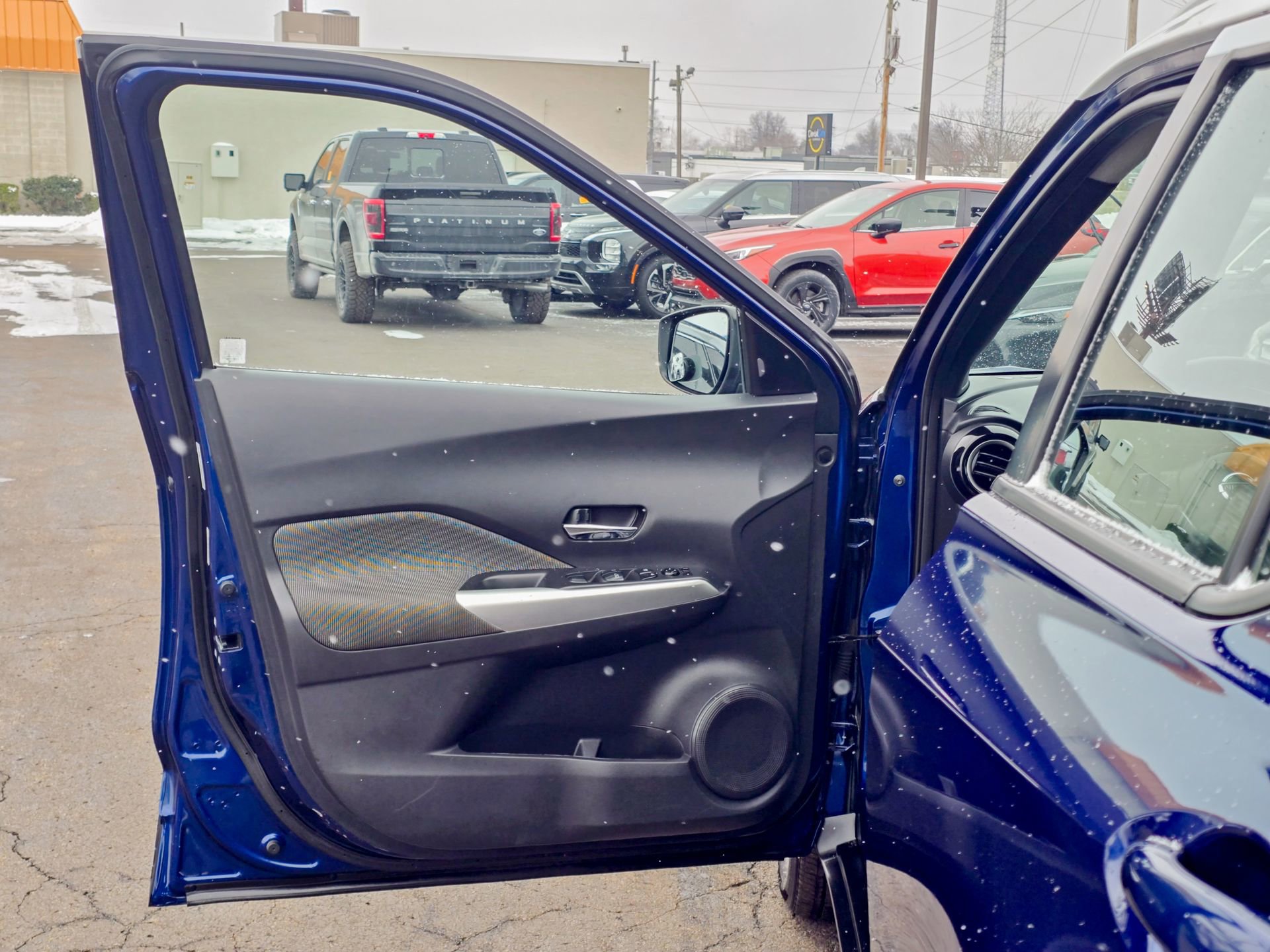 Used 2018 Nissan Kicks SV image 24