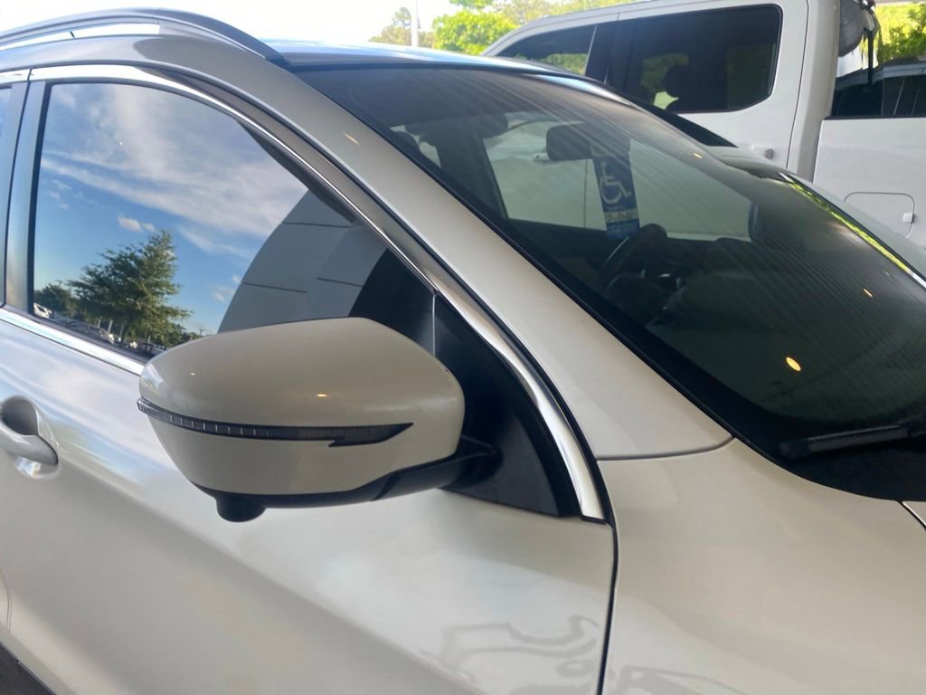 Used 2017 Nissan Rogue Sport SL AWD/4WD image 5