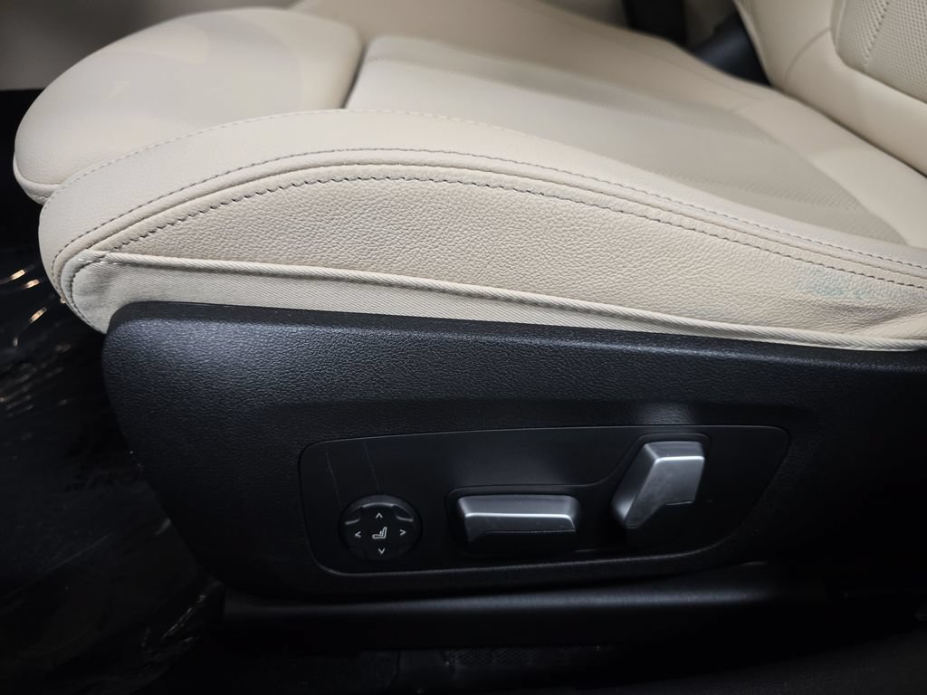Certified 2023 BMW 330i Sedan w/ Driving Assistance Package RWD image 25