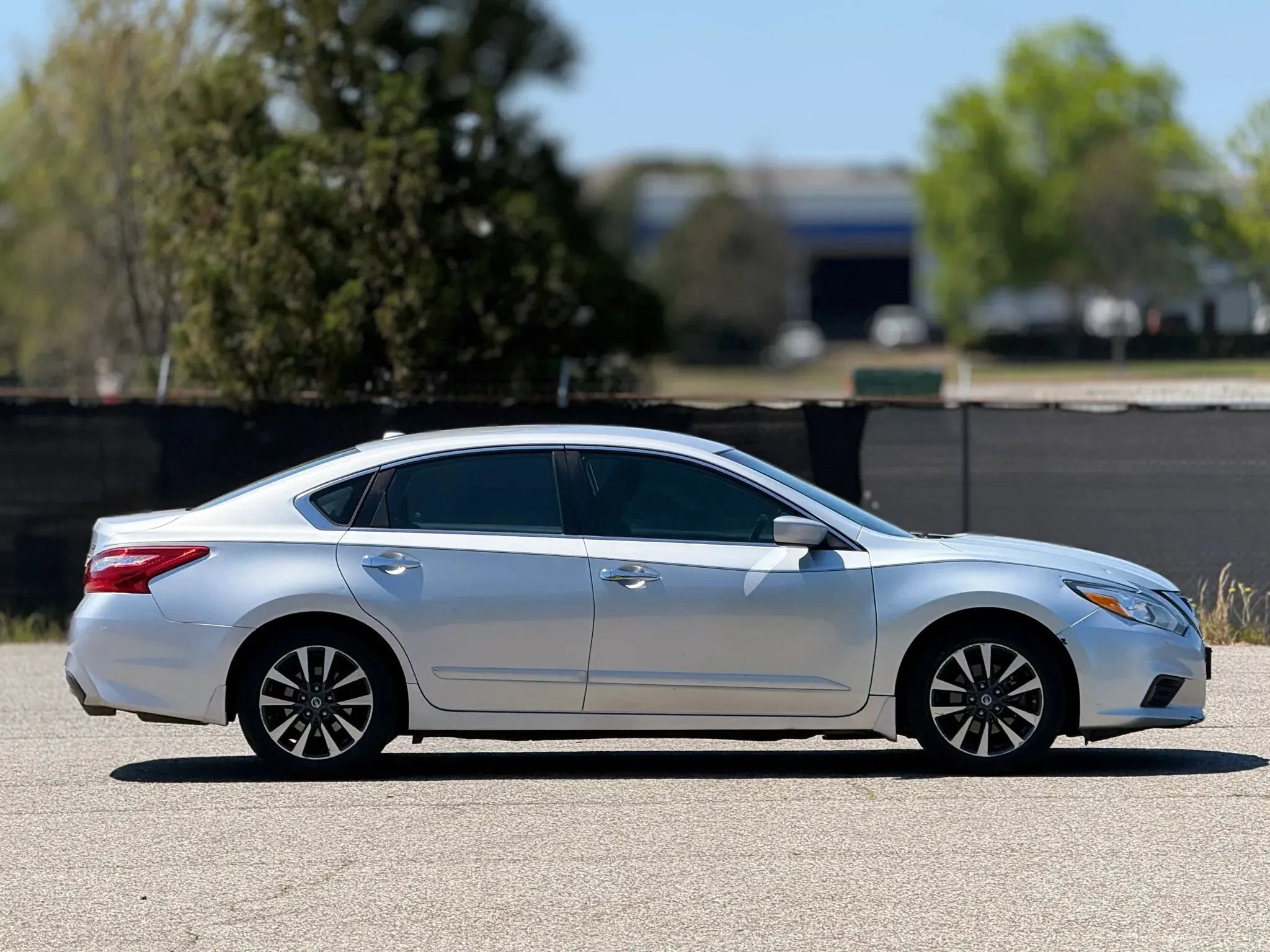 Used 2017 Nissan Altima 2.5 SV FWD image 7
