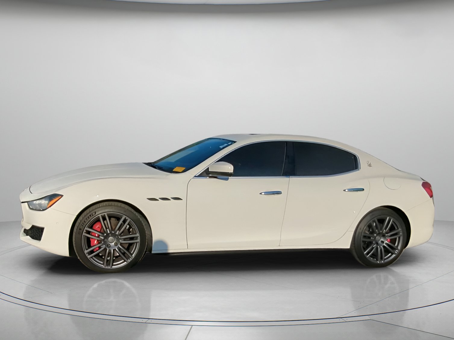 Used 2018 Maserati Ghibli S image 14
