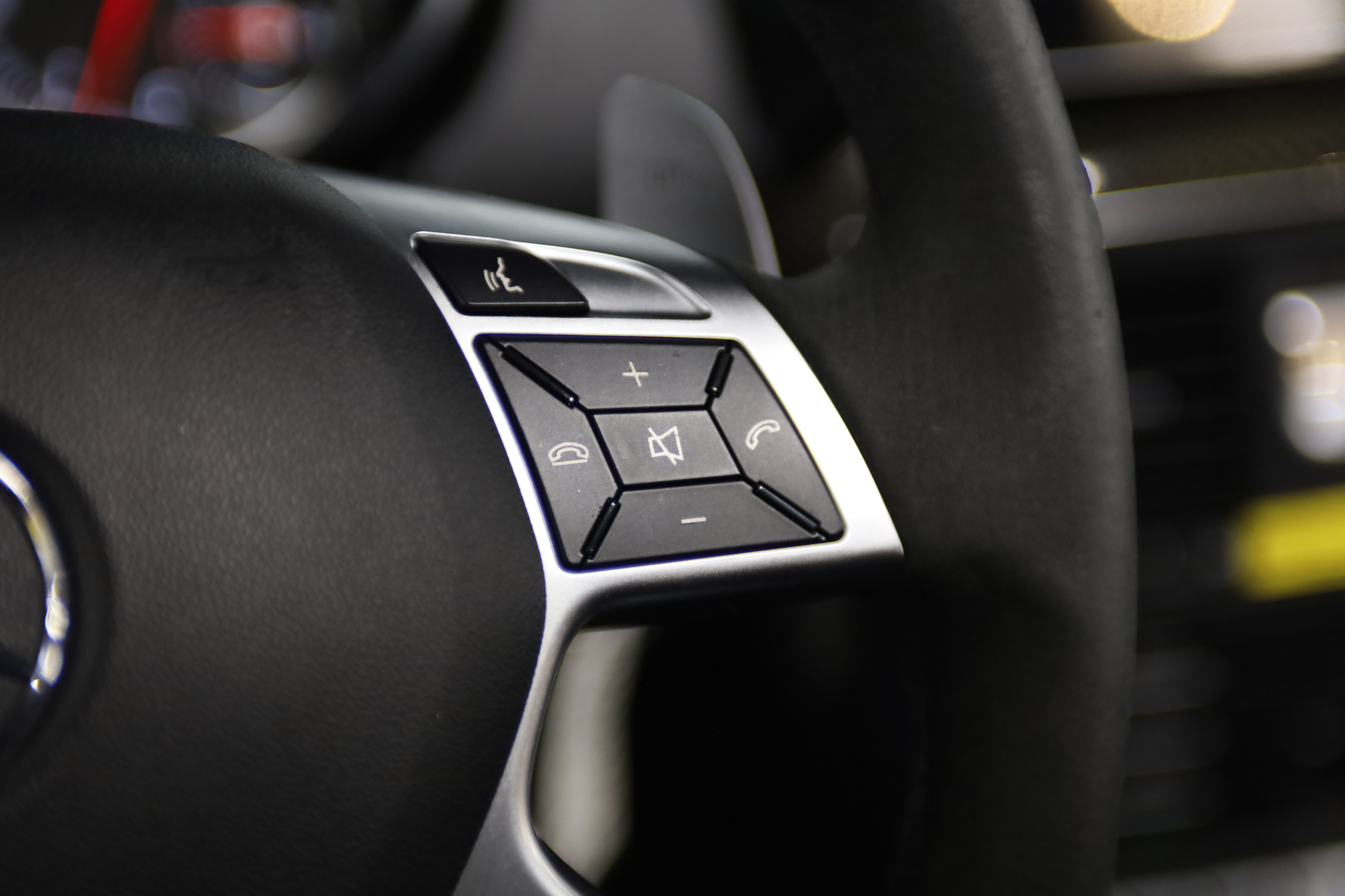 Used 2018 Mercedes-Benz G 550 Squared image 26