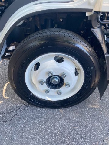 Used 2024 Isuzu NPR image 28