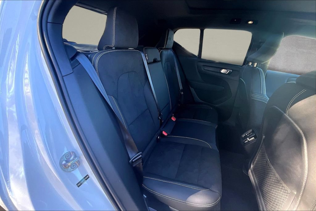 New 2026 Volvo XC40 B5 Ultra w/ Protection Package Premier AWD/4WD image 9
