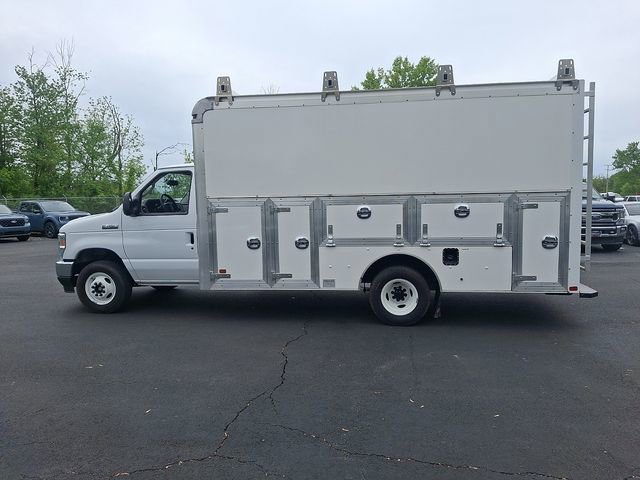 Certified 2023 Ford E-450 and Econoline 450 Super Duty w/ Power Windows & Locks Group RWD image 7