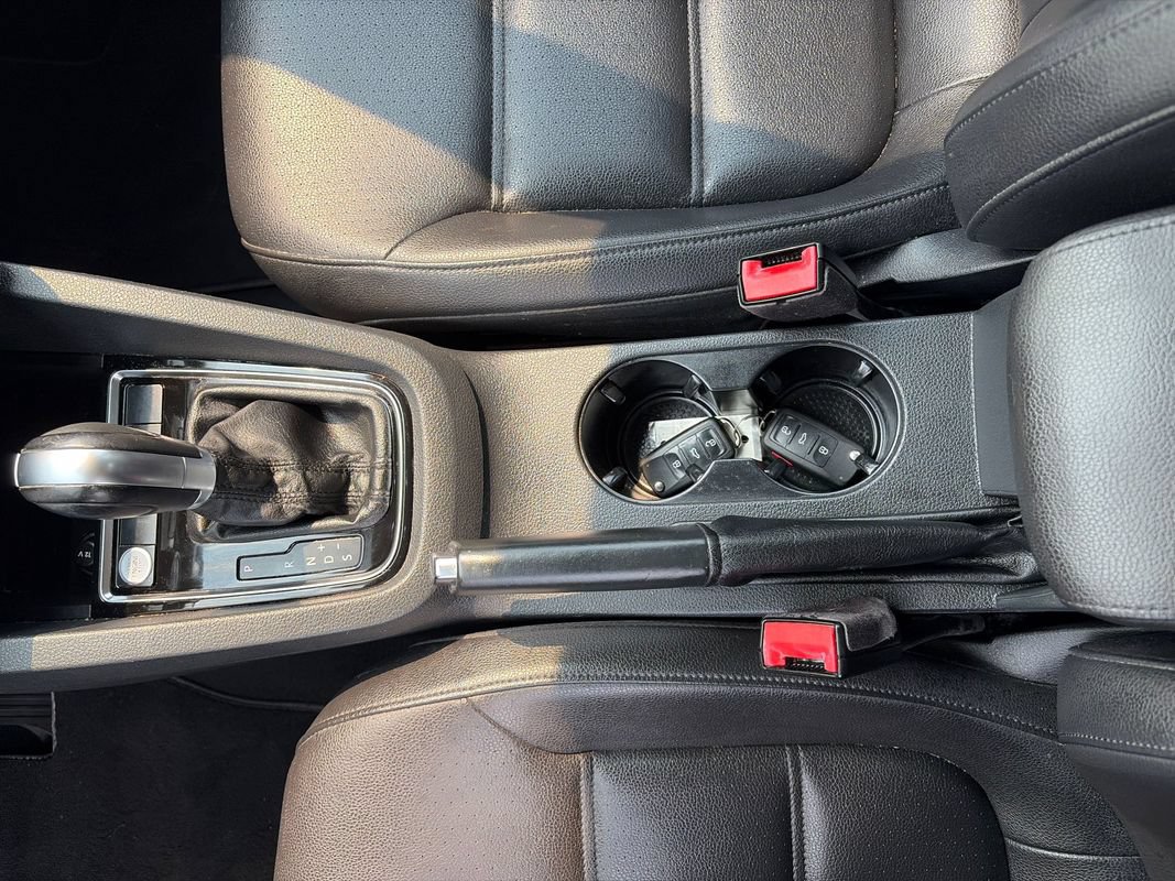 Used 2017 Volkswagen Jetta SEL FWD image 25