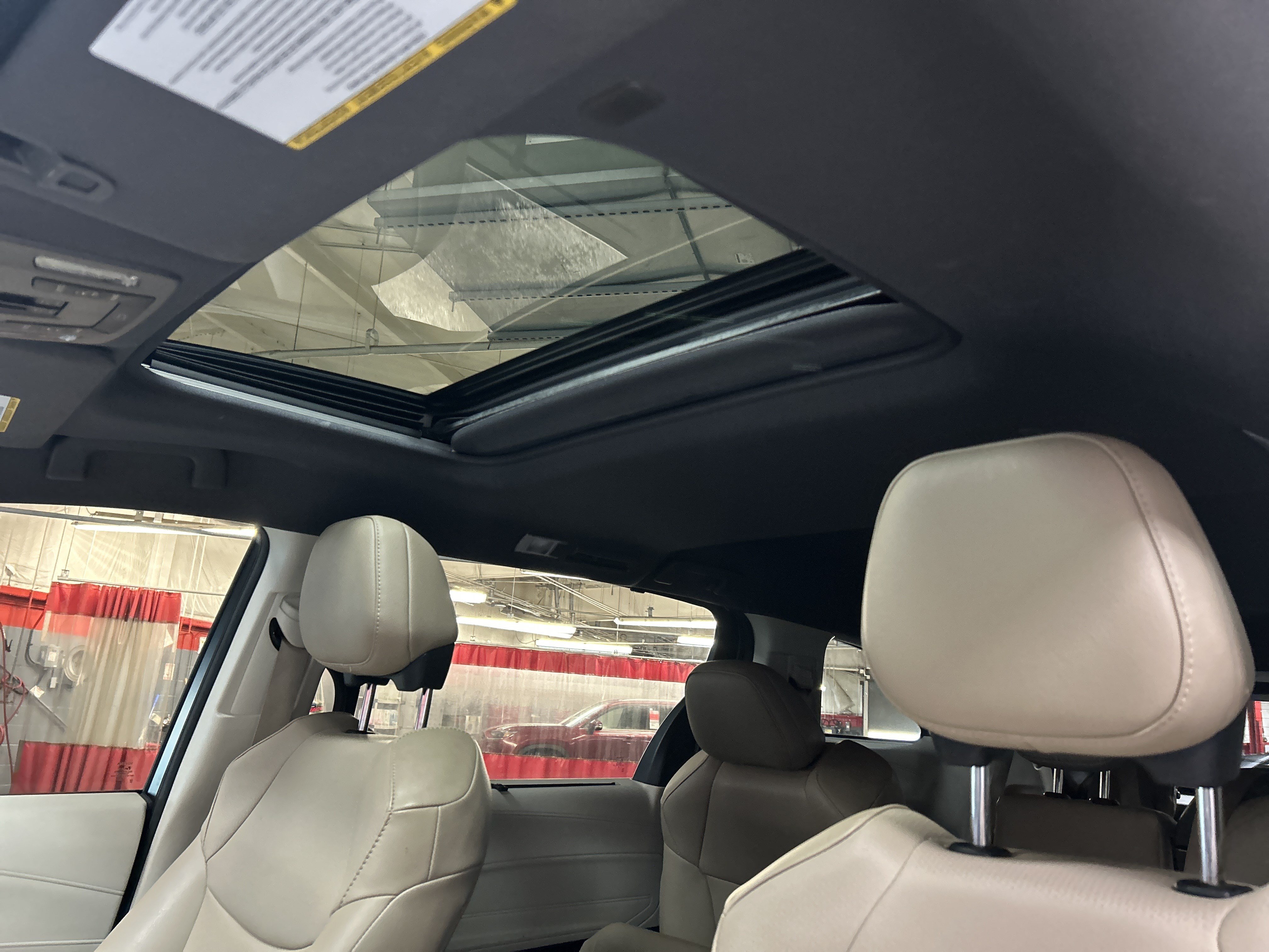 Used 2021 Toyota Sienna XLE FWD image 28
