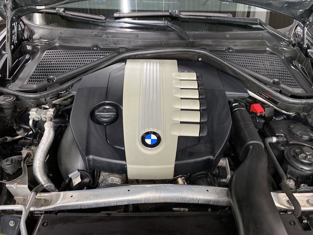 Used 2011 BMW X5 xDrive35d image 39