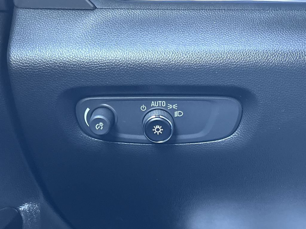 Certified 2023 Chevrolet Traverse LT FWD image 15