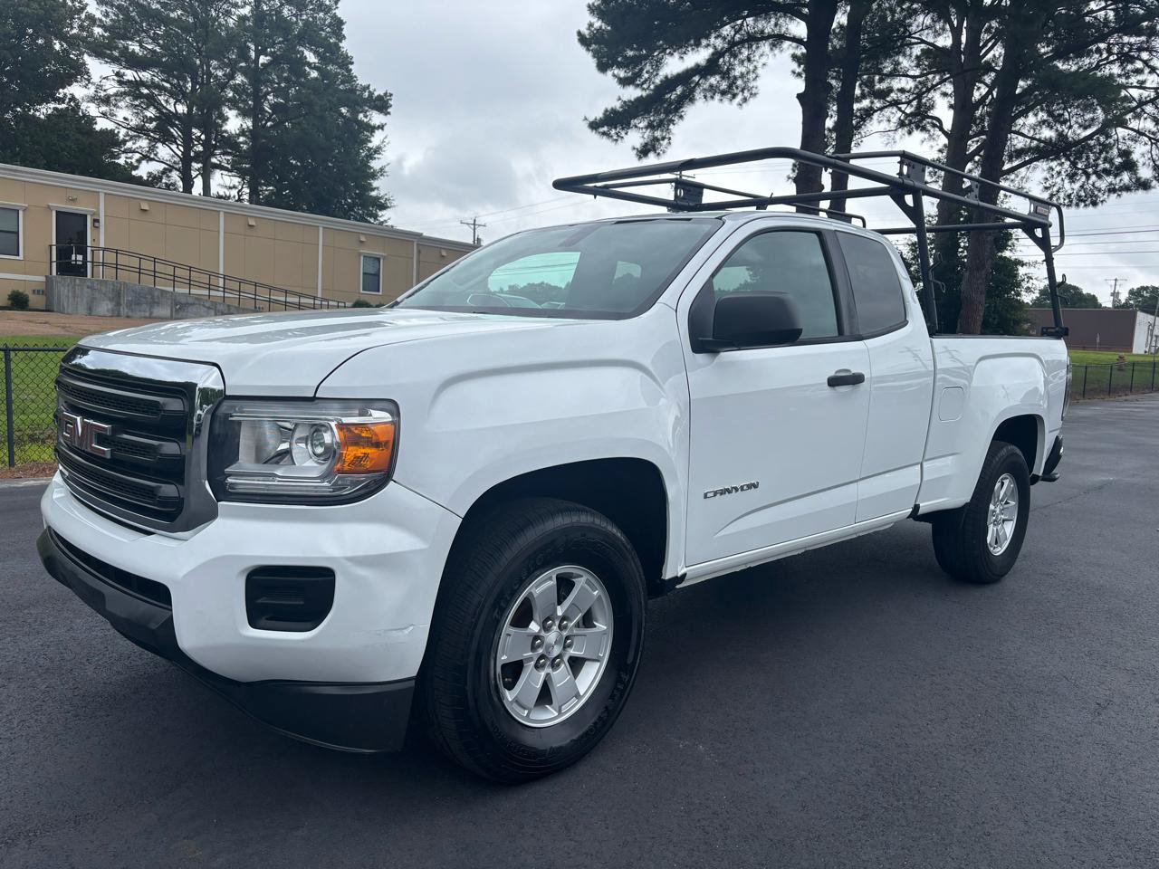 Used 2020 GMC Canyon W/T RWD image 2