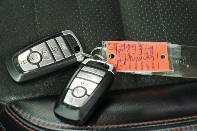 Used 2022 Ford Escape SEL w/ SEL Stealth AWD Package image 33