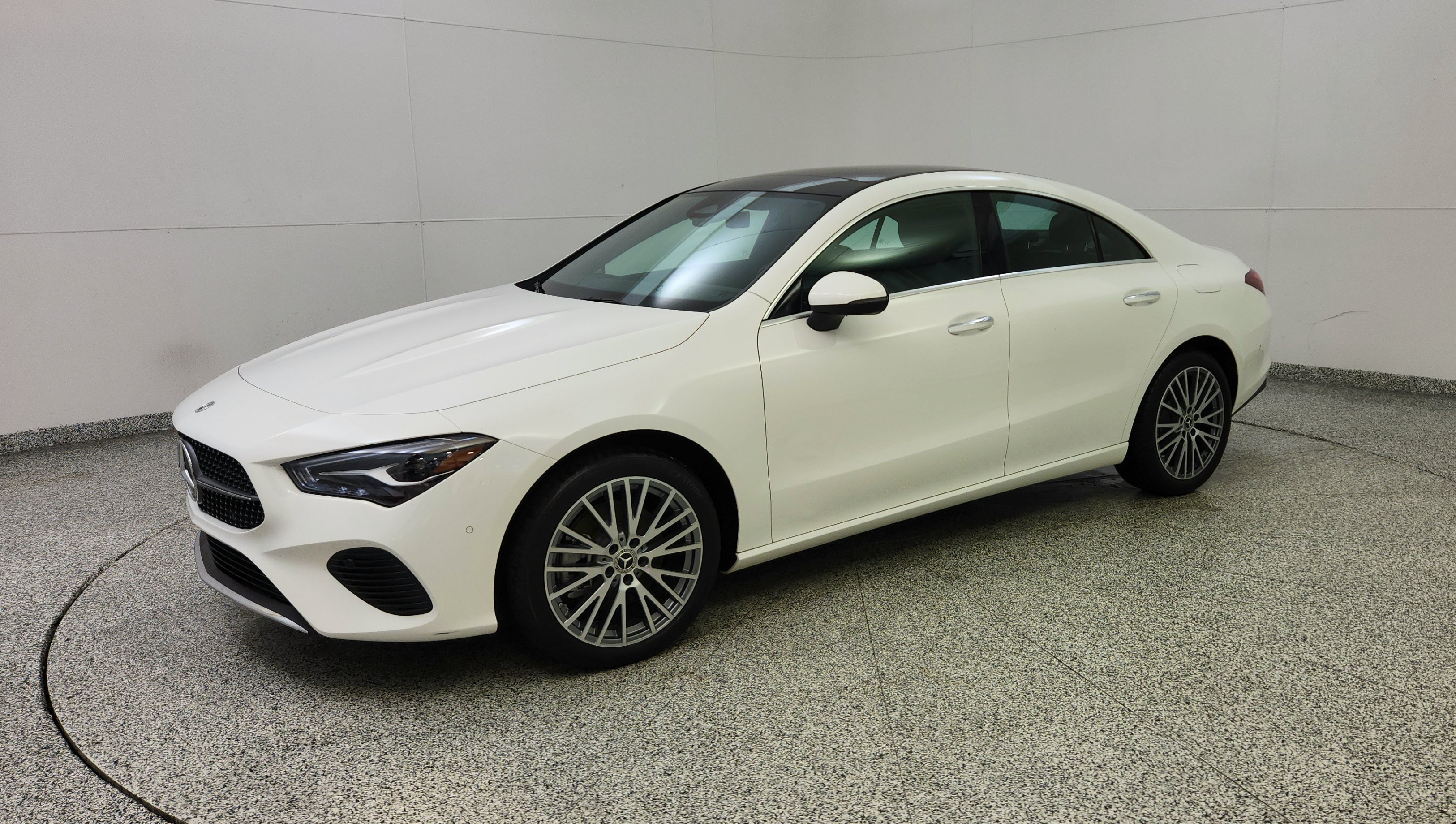 Used 2025 Mercedes-Benz CLA 250 image 3