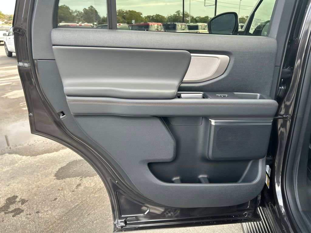 New 2025 Ford Expedition Active image 27