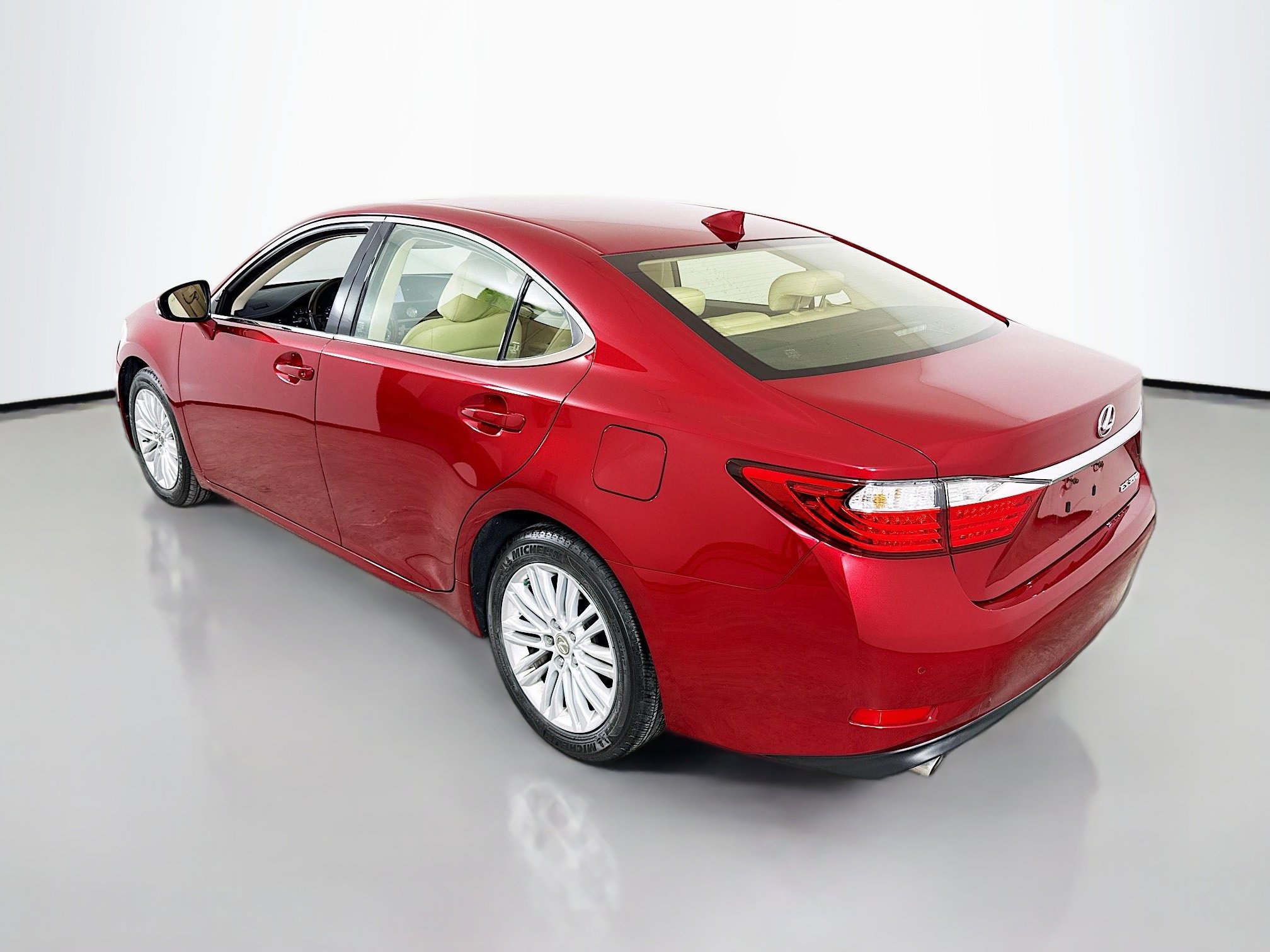 Used 2015 Lexus ES 350 w/ Luxury Package image 5