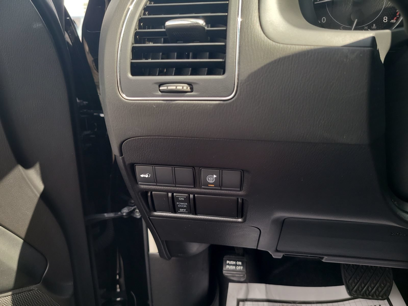 Used 2021 Nissan Armada SL w/ Captain's Chairs Package RWD image 17